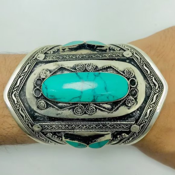 Single Turquoise Cuff Bracelet, Vintage Cuff Bracelet, Boho Cuff, - Picture 4 of 12